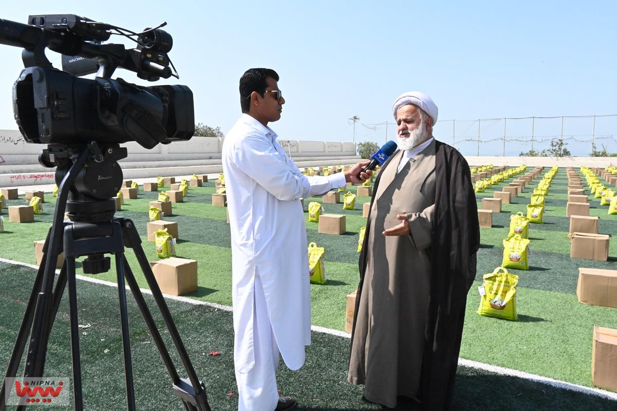 توزیع بسته های کمک تحصیلی و معیشتی در استان سیستان و بلوچستان 32